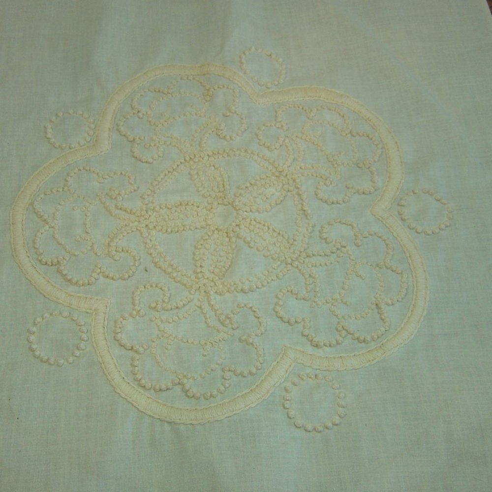 Candlewick French knot pillowtop square--14.5" square